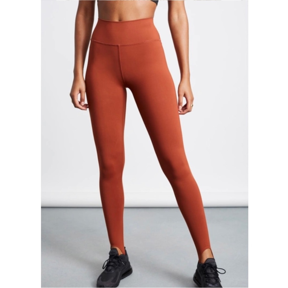 Tropic of C Movement Form Stirrup Legging in Henna
